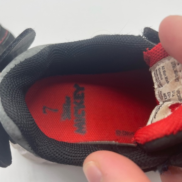 Disney junior Mickey Mouse kid shoes size 7 - Picture 6 of 8